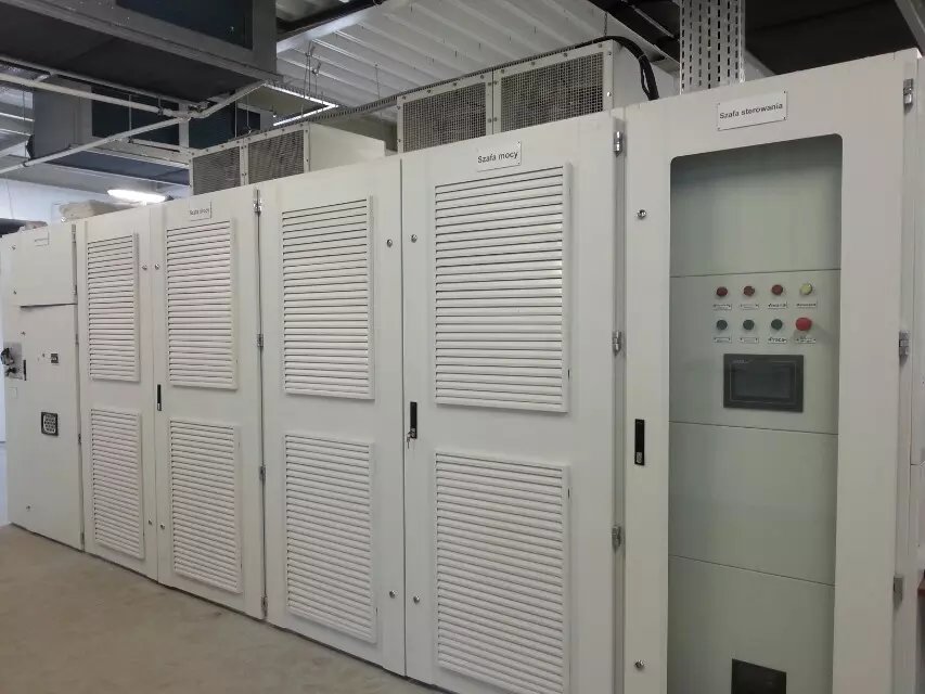 Gerador de Var estático refrigerado a água Sinopak 27,5 kV para compensação de Var