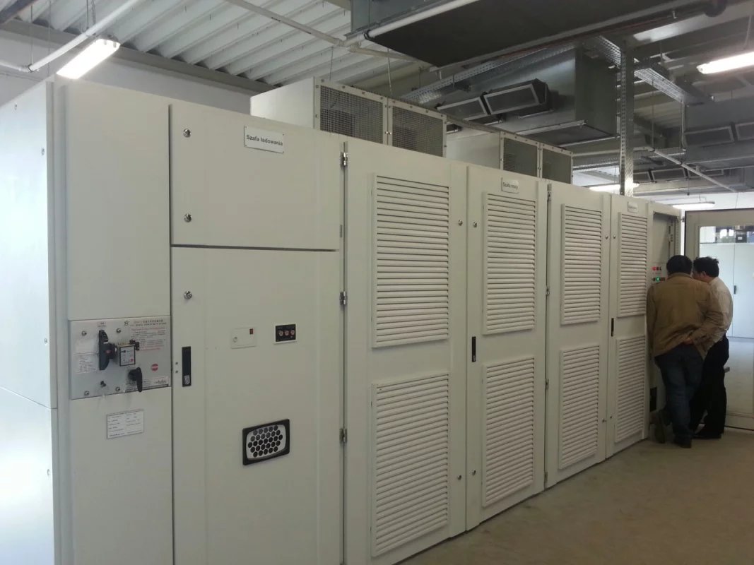 Pol&ocirc;nia Budryk carv&atilde;o minas projeto statcom (5)