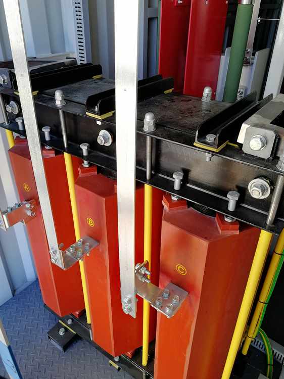 Reator de n&uacute;cleo de ferro